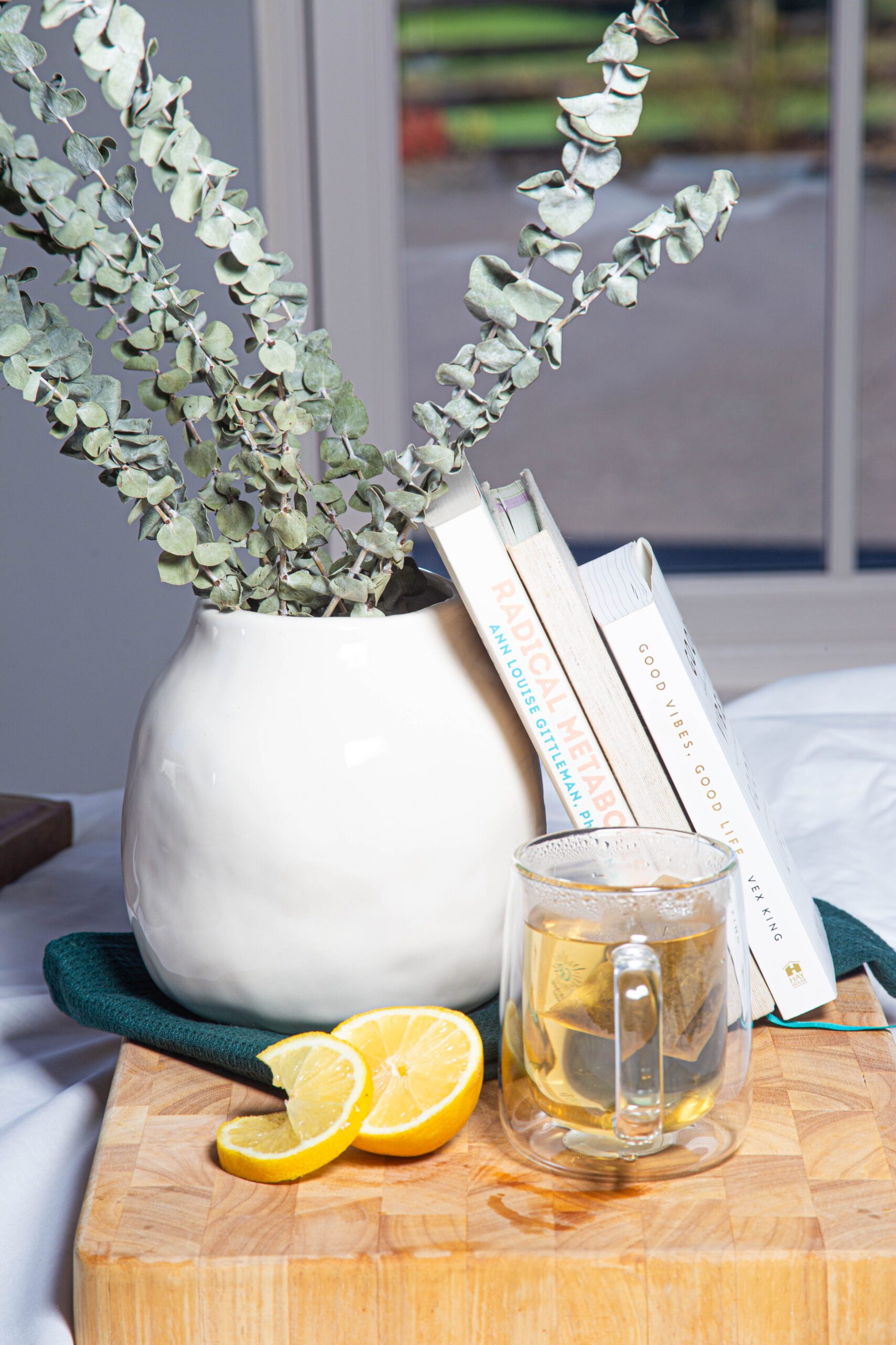 image of smoothie, apples, lemon and mint